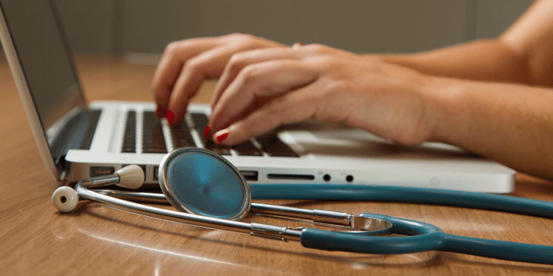 مشخصات لپ تاپ ایده آل برای دانشجویان رشته پزشکی